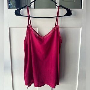 LULULEMON top